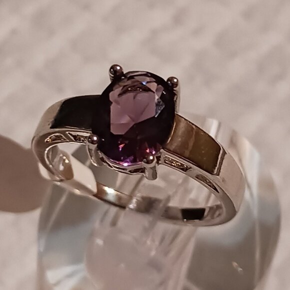 Source Unknown Jewelry - Purple Amethyst Silver Solitaire Fashion Ring Size 7 NWOT